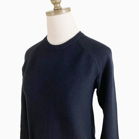 Lululemon Black Crewneck Sweater Women's Size 6 Breathable Long Sleeve EUC - Picture 1 of 7